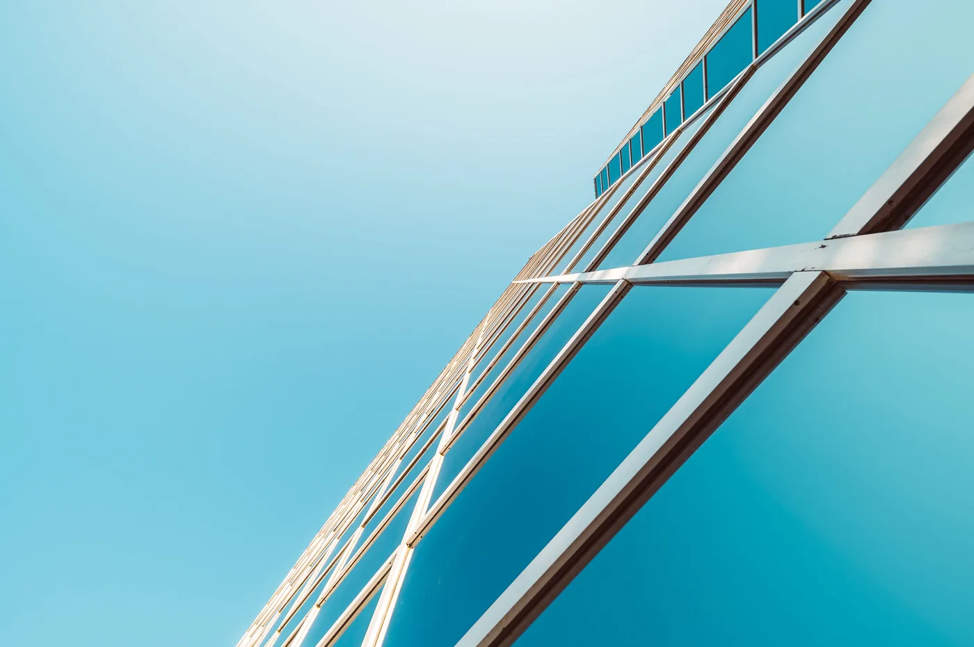 Modern kantoorgebouw met lucht